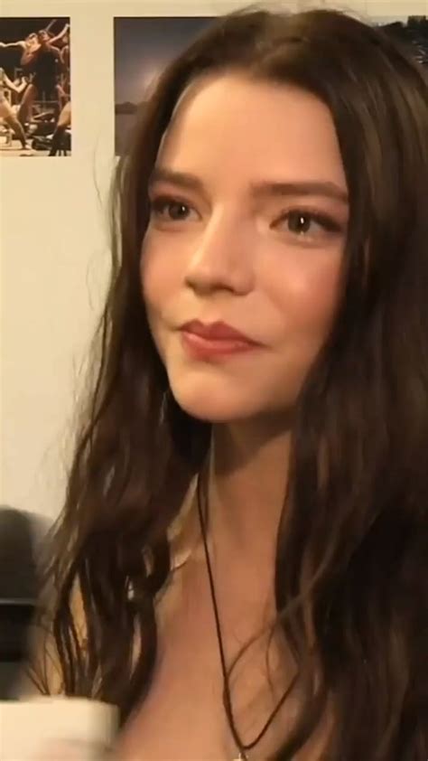 Anya Taylor Joy before surgeries : r/trueratecelebrities。